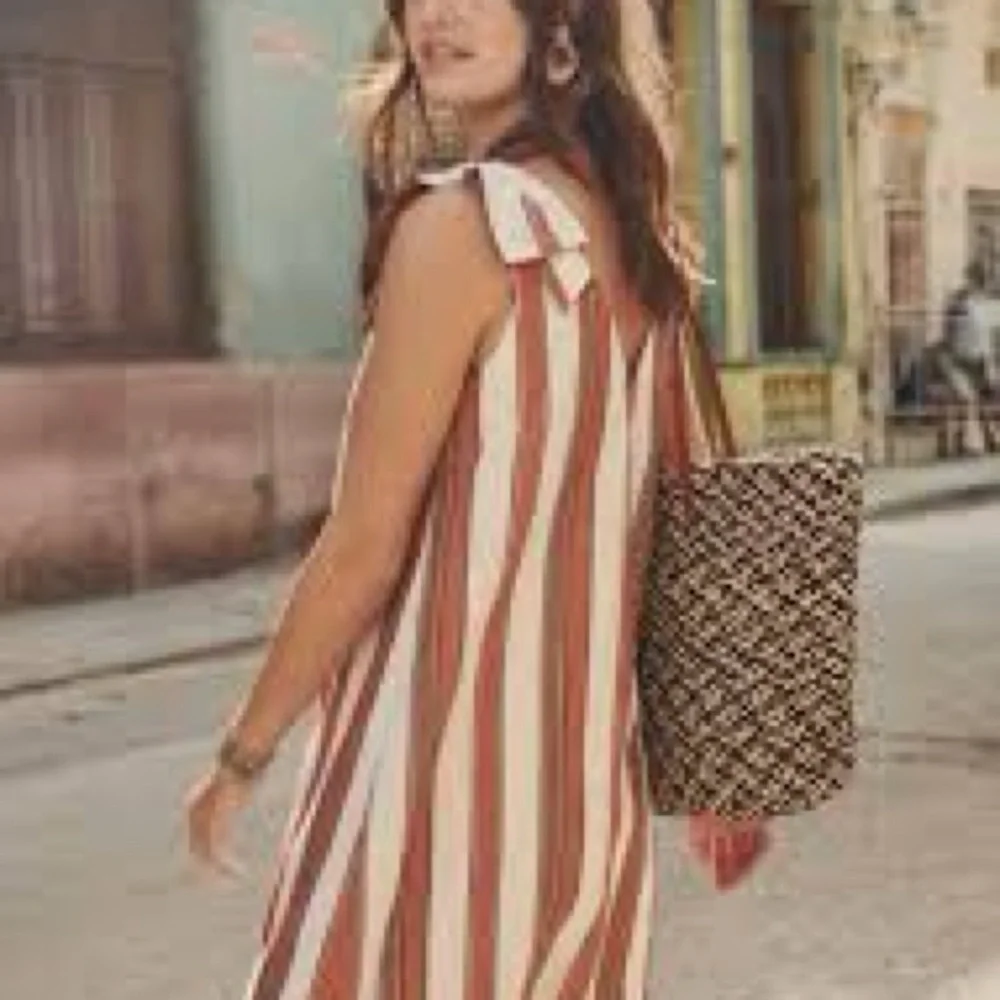 Sezane White and Rust-Striped Sleeveless Shift Dress - Picture 5 of 6